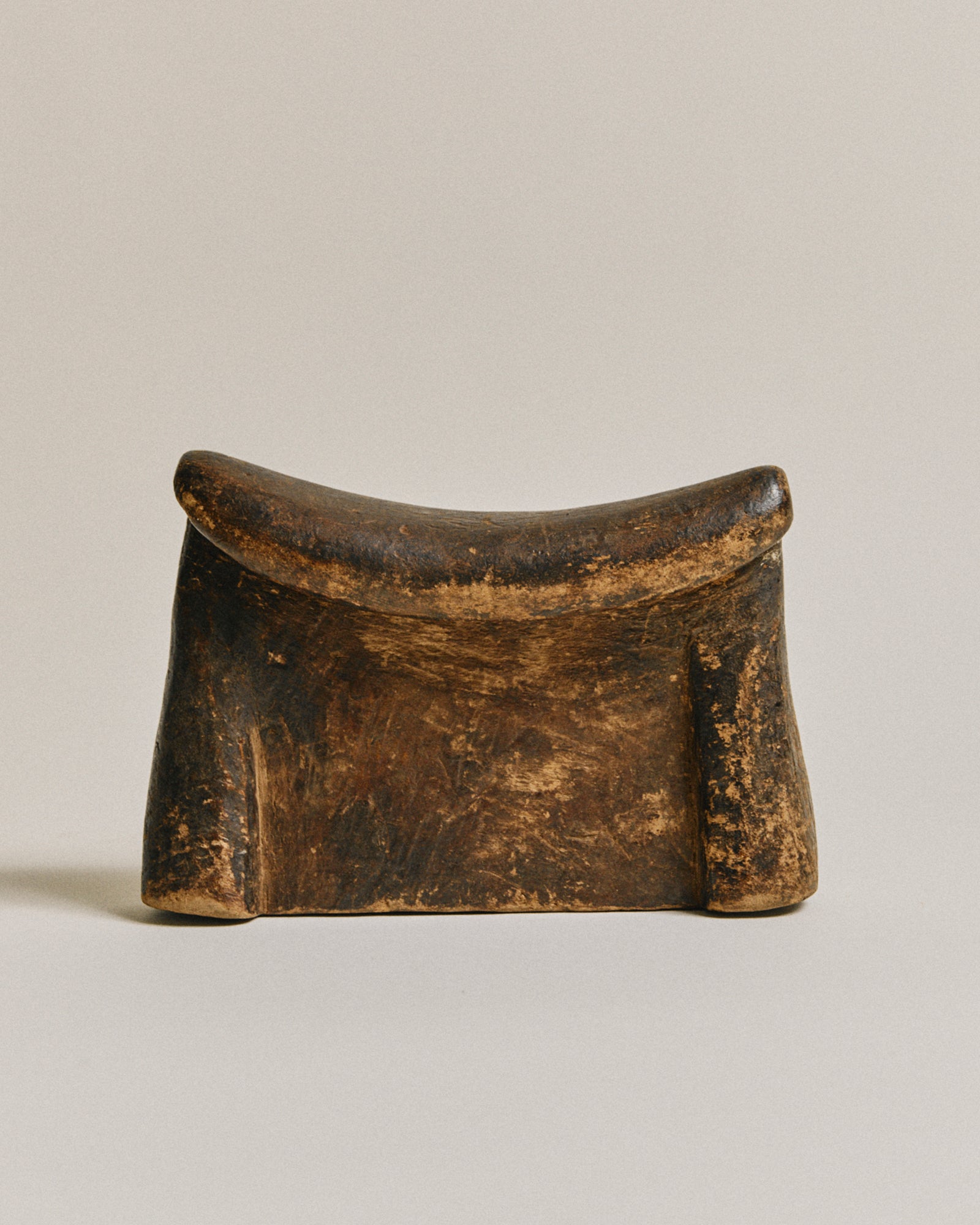 Dinka Headrest