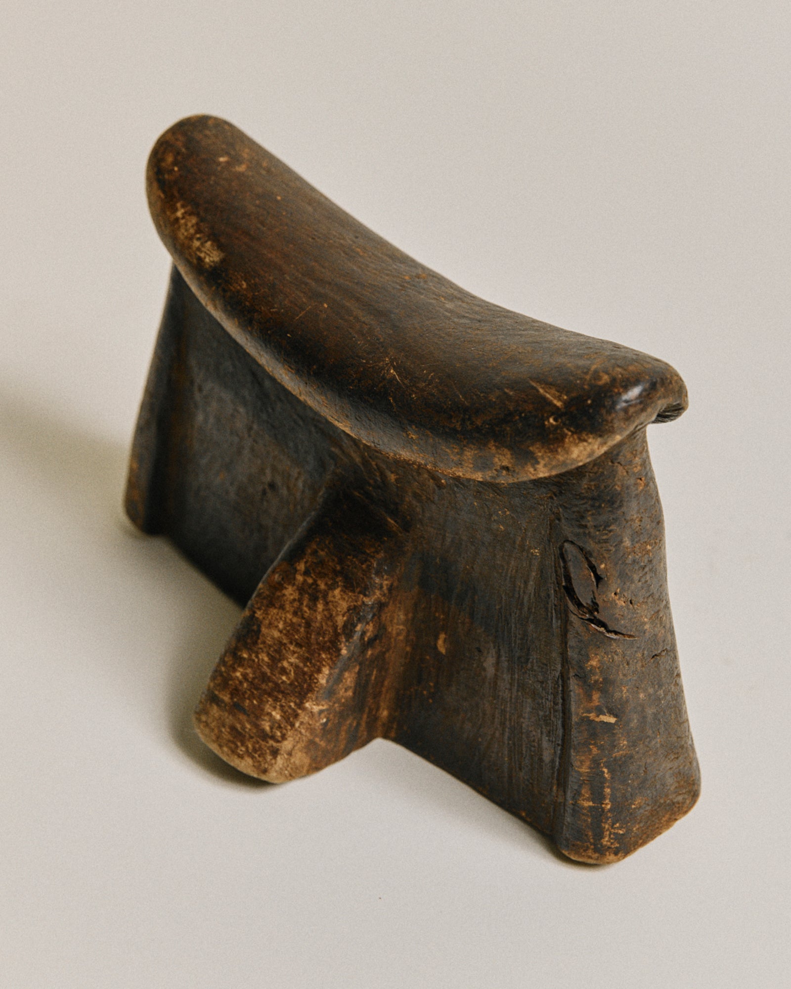 Dinka Headrest